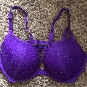 Victoria’s Secret Very Sexy Front Clip push up
